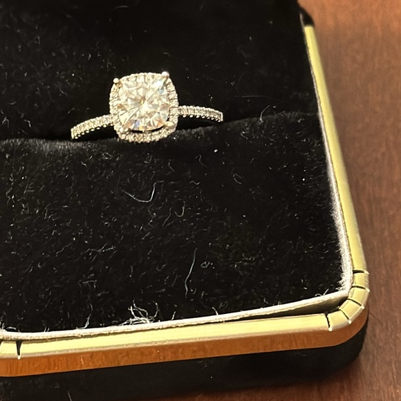 Semi Mount of 10K gold, .25 carats diamonds - Picture 8 of 8